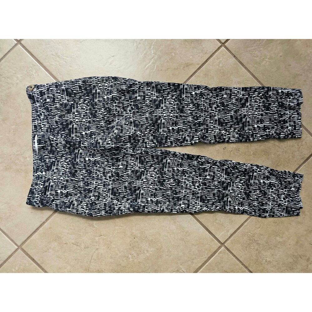 Chico’s Size 00 Black White Geometric Print Stretch Straight Leg Pants